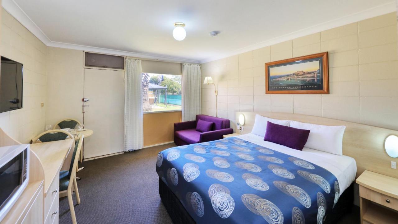 Cootamundra Gardens Motel Exterior photo