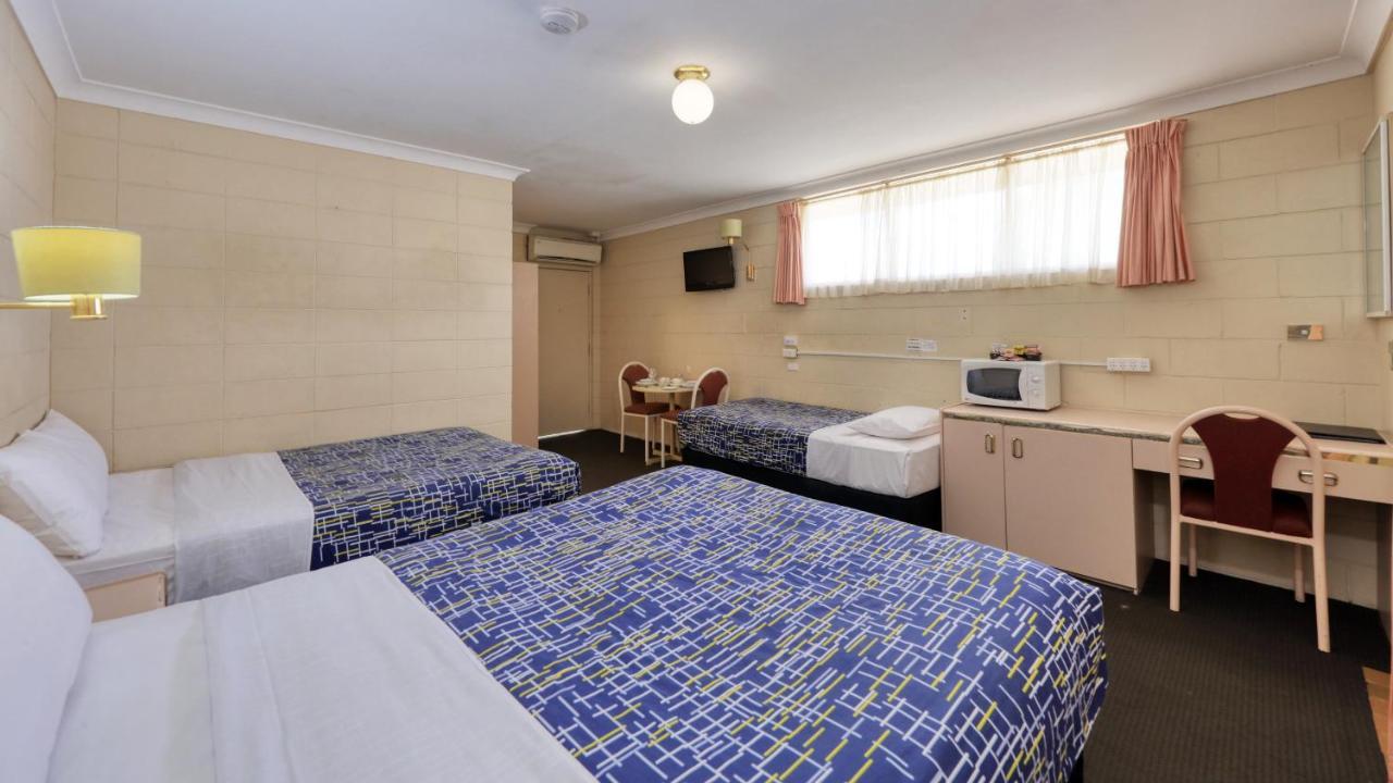 Cootamundra Gardens Motel Exterior photo