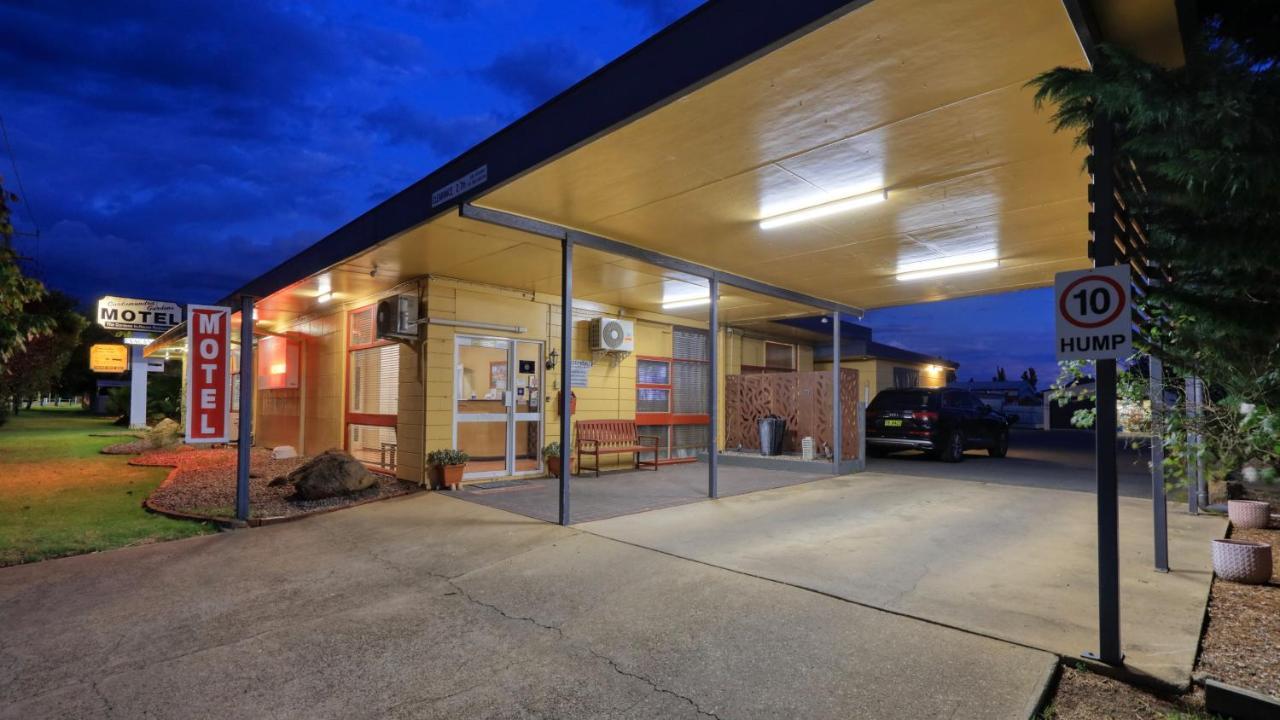 Cootamundra Gardens Motel Exterior photo