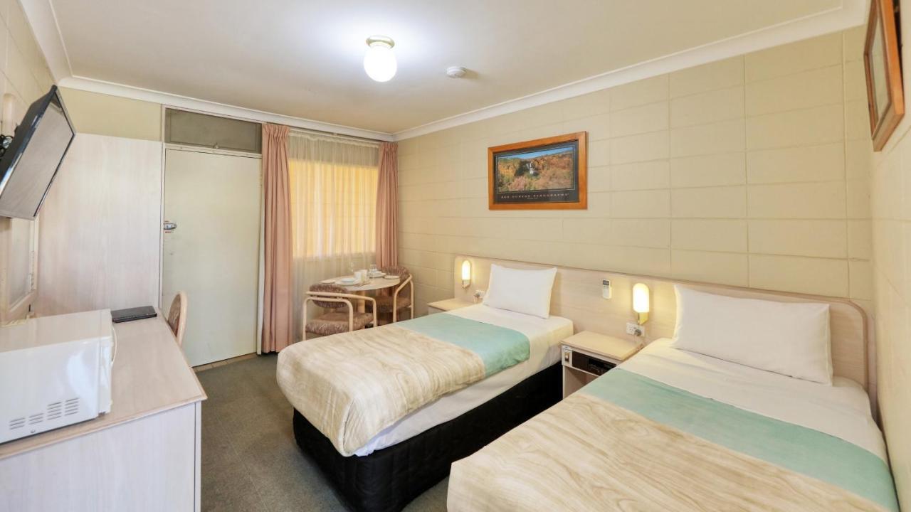 Cootamundra Gardens Motel Exterior photo
