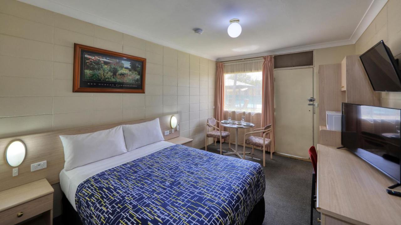 Cootamundra Gardens Motel Exterior photo