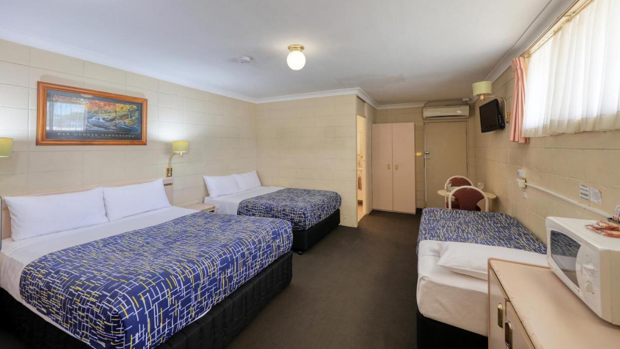 Cootamundra Gardens Motel Exterior photo